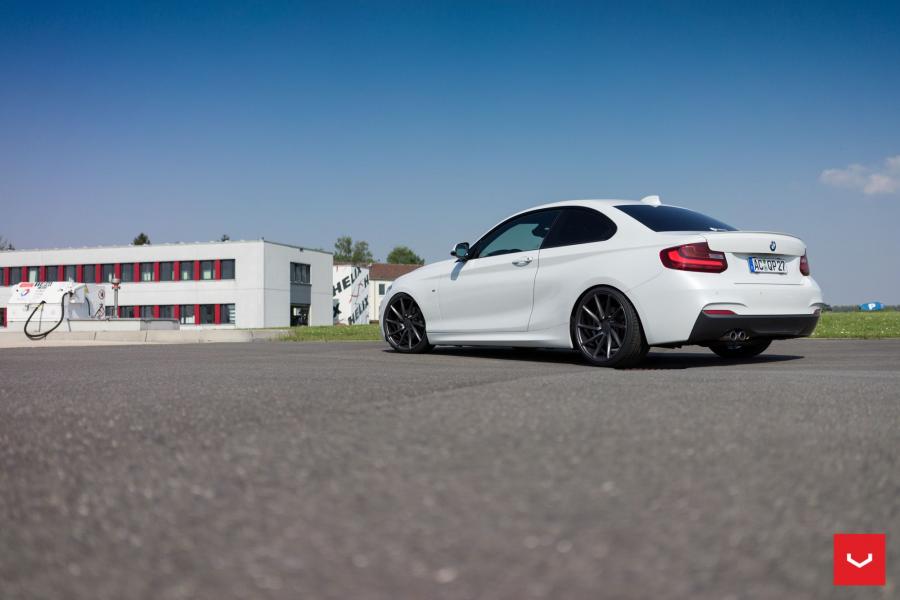  BMW 2-Series on Vossen Wheels (CVT) 2017 года  (фото 17 из 46)